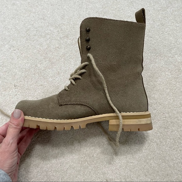 American Eagle Outfitters Vintage Women’s Suede Lace Up Boot - Picture 15 of 16